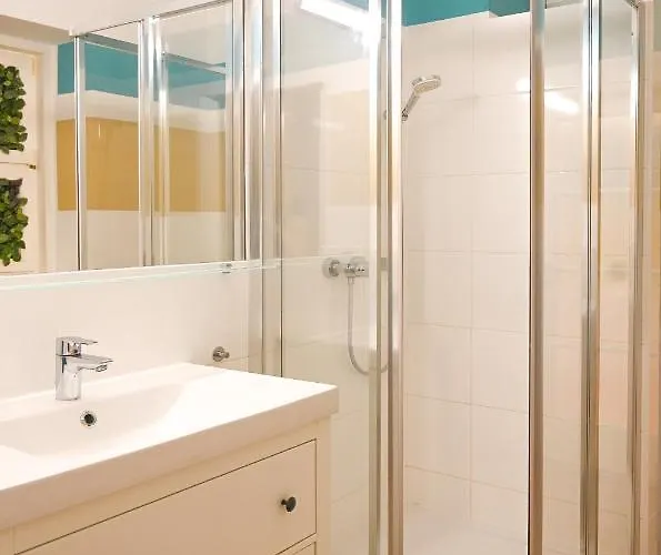 Elegant Altes Akh Apartment Vienna